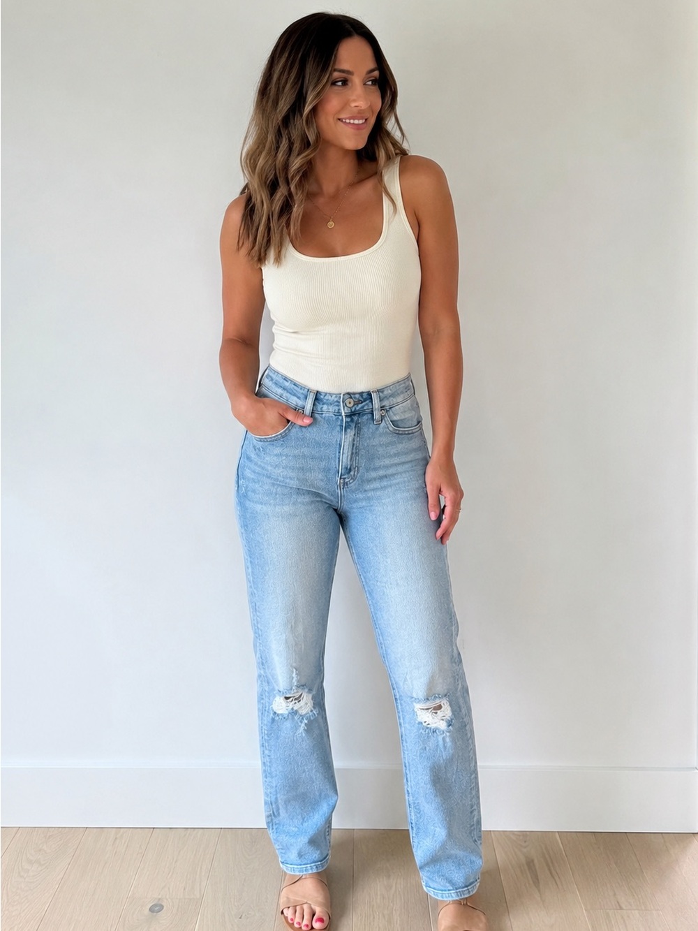NWT Kancan Sultana High Rise Slim Straight Jeans Distressed Light Wash 7/27
